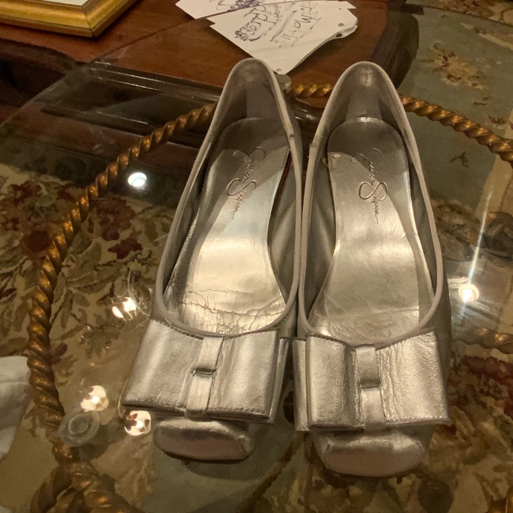 Jessica Simpson sz 8 Metallic Silver Leather Flats